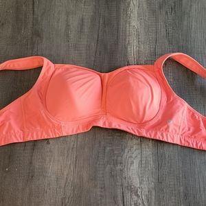 Lululemon sports bra -never worn